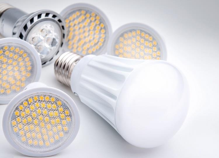由緬因州、夏威夷、佛蒙特州相繼通過法案，禁止製造及銷售含汞之緊湊型及直線型螢光燈