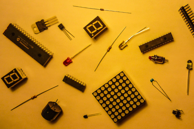 PFAS 法規管制再 +1：中鏈氯化石蠟 (MCCP) 與長鏈全氟羧酸 (LC-PFCAs) 預計列入 POPs 管制