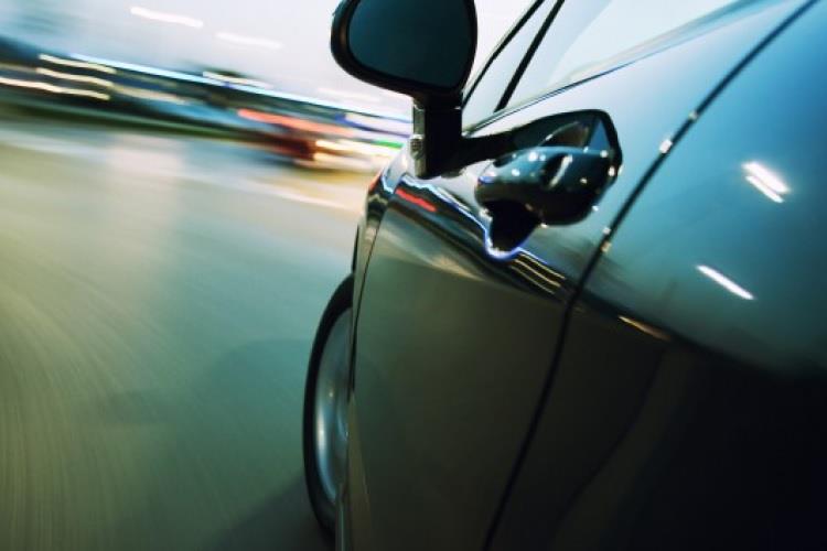 隨者科技進步、通訊技術日新月異，應用在道路車輛的電子電機系統及車聯網也逐漸受到關注，有別於一般消費性電子電機產品，車用產品的生命週期動輒 10 年以上，故而要求之安全性、可靠度、應用系統功能等需求，軟體、硬體與系統整合等相關的開發流程，其嚴謹性與產品設計之安全性更是各大供應鏈廠商的一大挑戰。