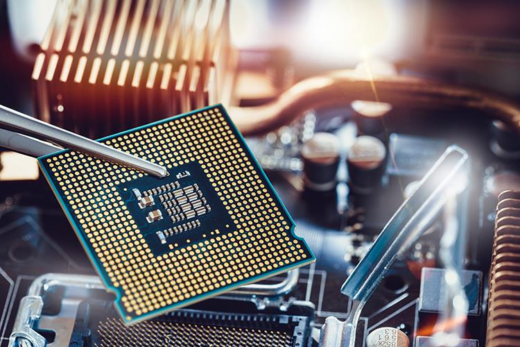 半導體製程廣泛使用含氟溫室氣體，雖可透過scrubber處理，但若反應條件不佳，仍可能再生成F-GHG或轉化為其他副產物。