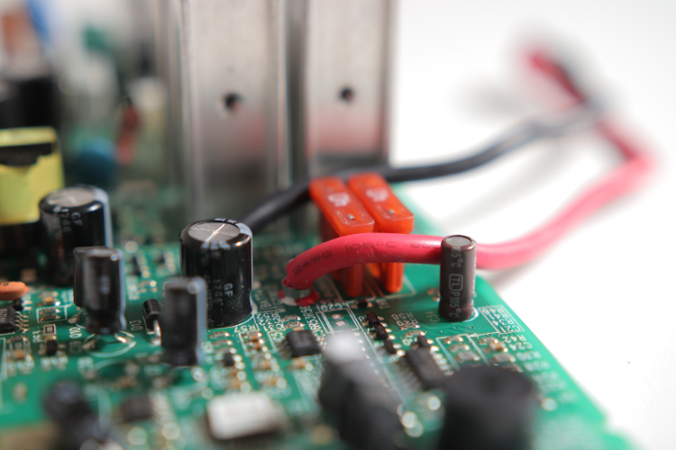 歐盟 ECHA 於 2025 年更新 PFAS 限制提案，涵蓋 8 大新增行業與 78 項豁免條款。企業如何提前佈局 PFAS 合規？SGS 提供全面檢測與合規解決方案，助您搶佔市場先機。